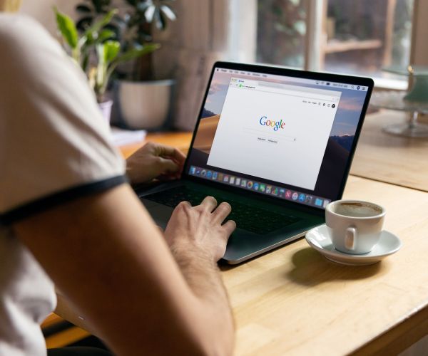 Google updates februari & maart 2026: wat verandert er écht?